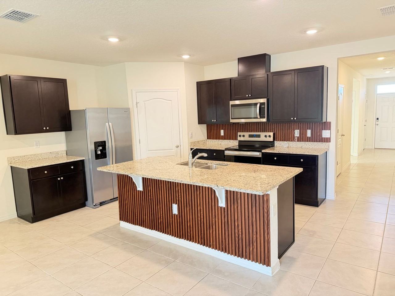 804 Horsetail Dr - Photo 4 of 50