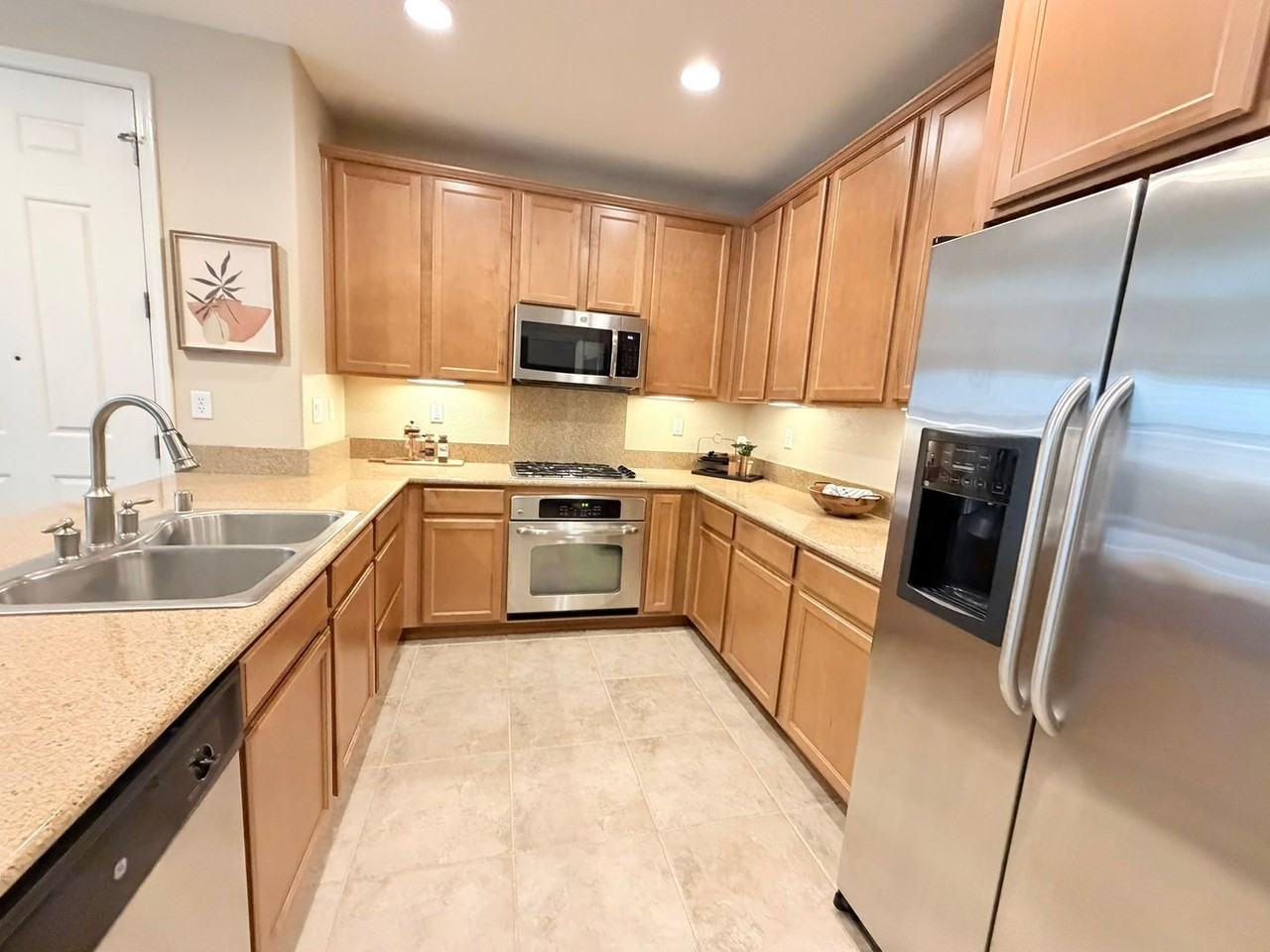 1715 Dark Horse Rd #B - Photo 4 of 18