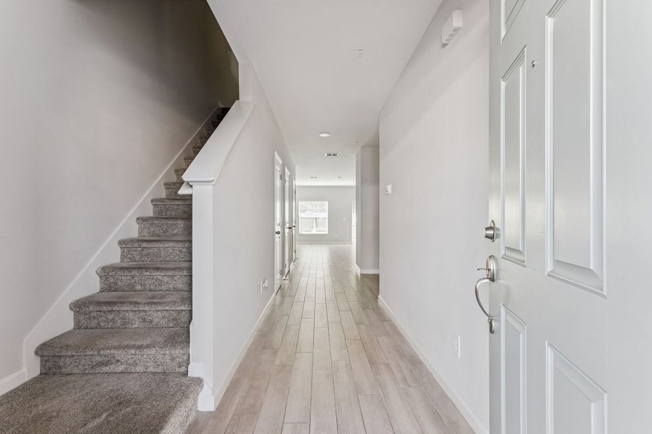 141 Cape Honeysuckle Pl - Photo 3 of 20