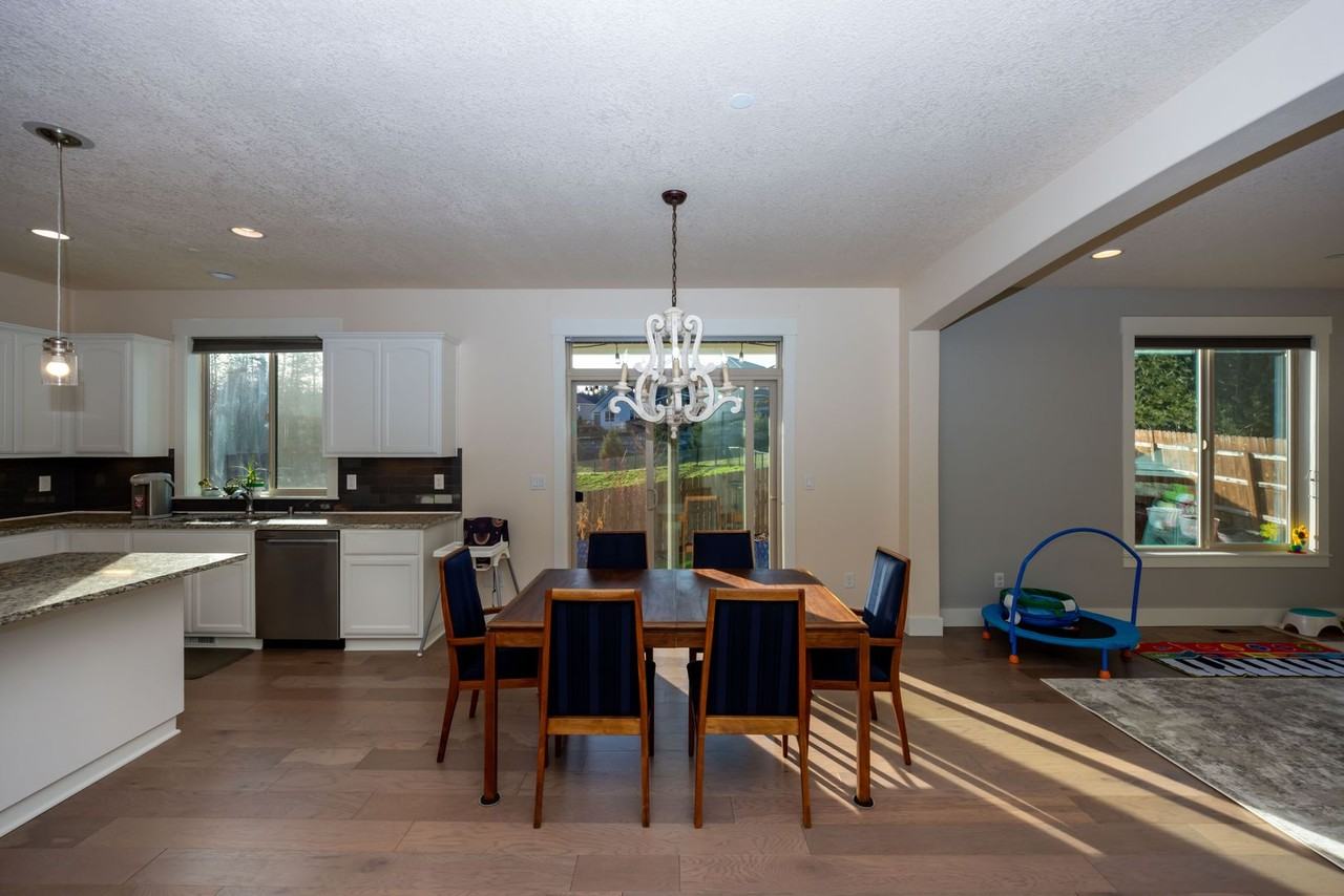 3205 Ne Tillicum - Photo 4 of 21