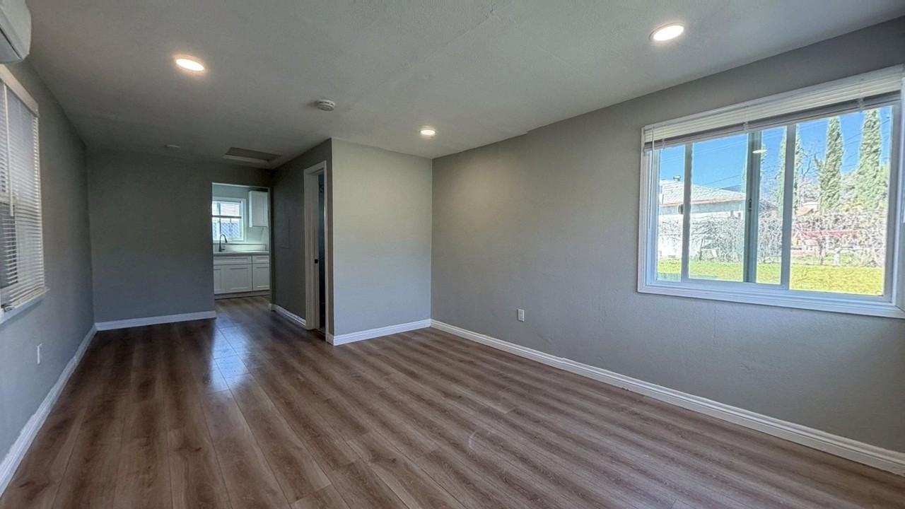 7228 San Francisco St - Photo 4 of 11