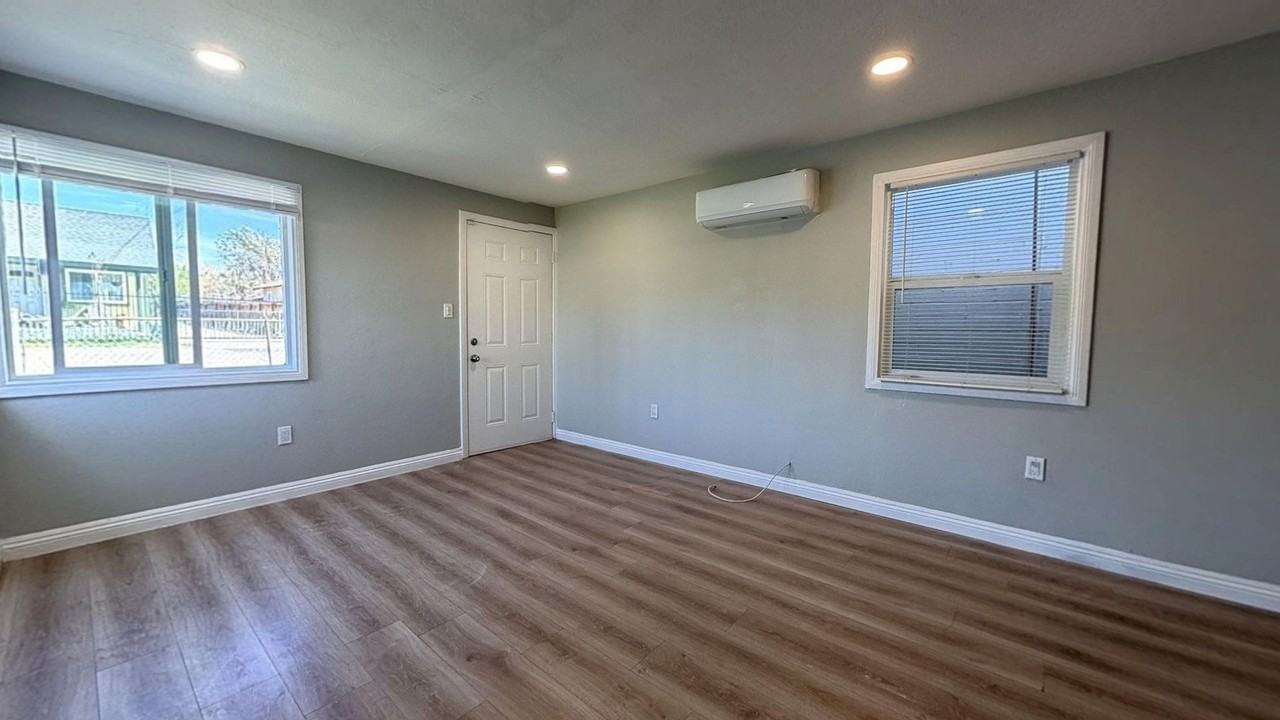 7228 San Francisco St - Photo 5 of 11