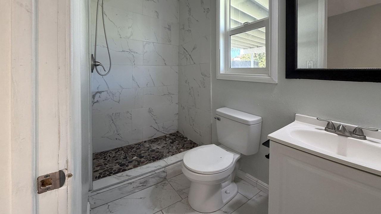 7228 San Francisco St - Photo 7 of 11