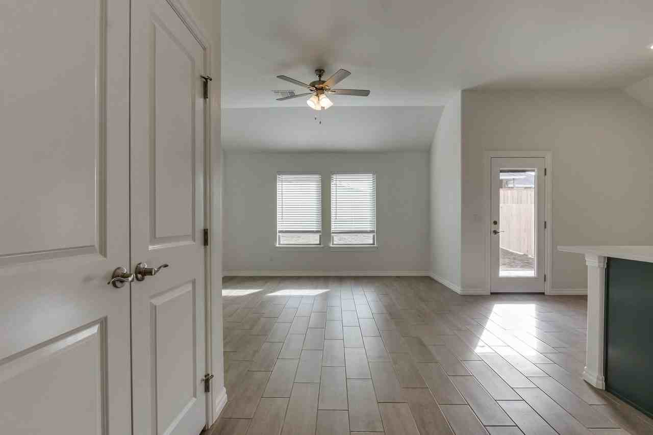 8716 Poppey Pl - Photo 5 of 31