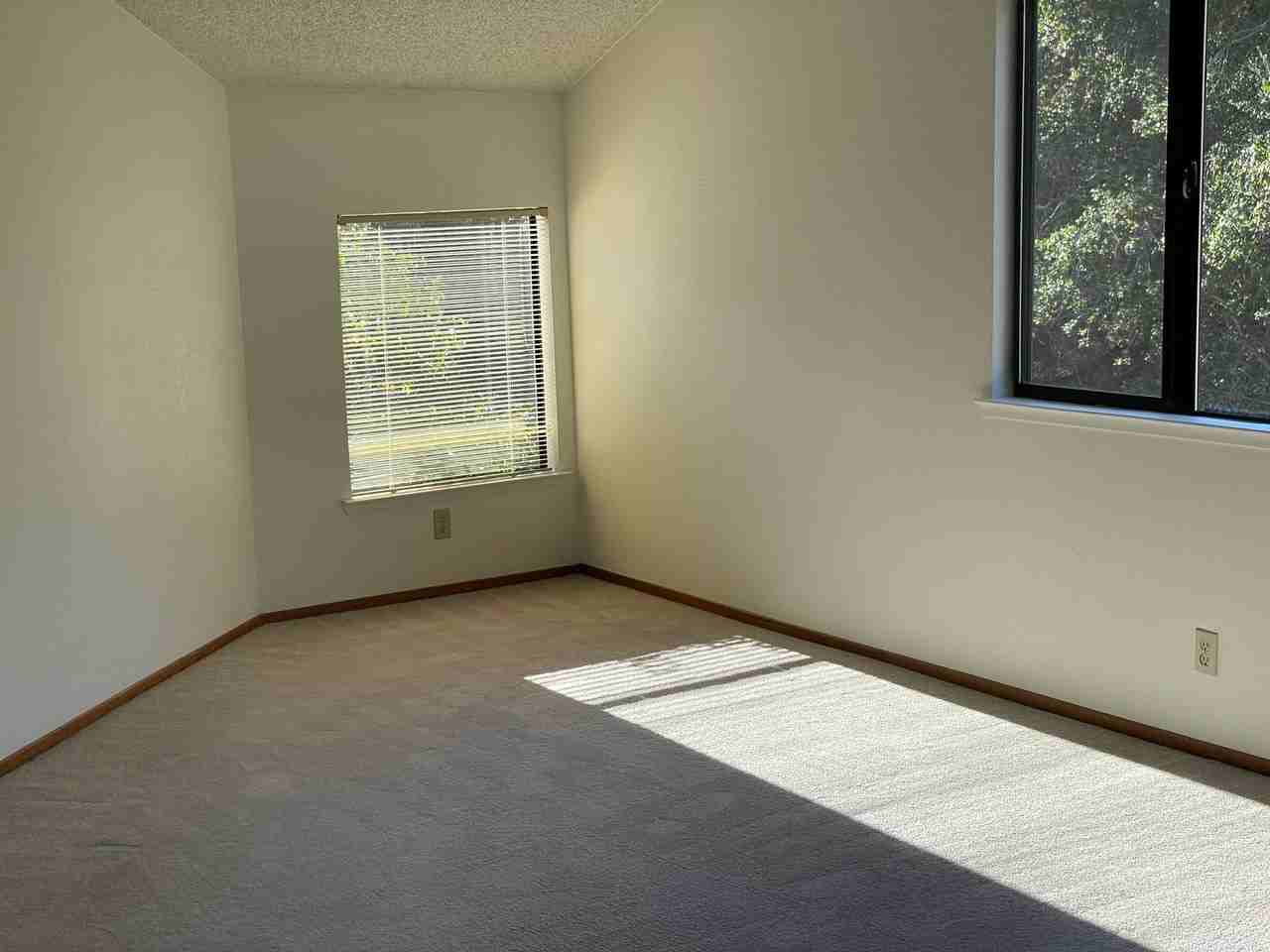 28041 Thorup Ln - Photo 5 of 16