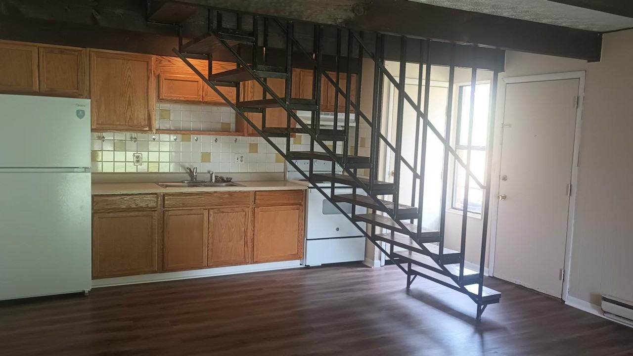 Nadine Dr Apartments - Photo 3 of 10