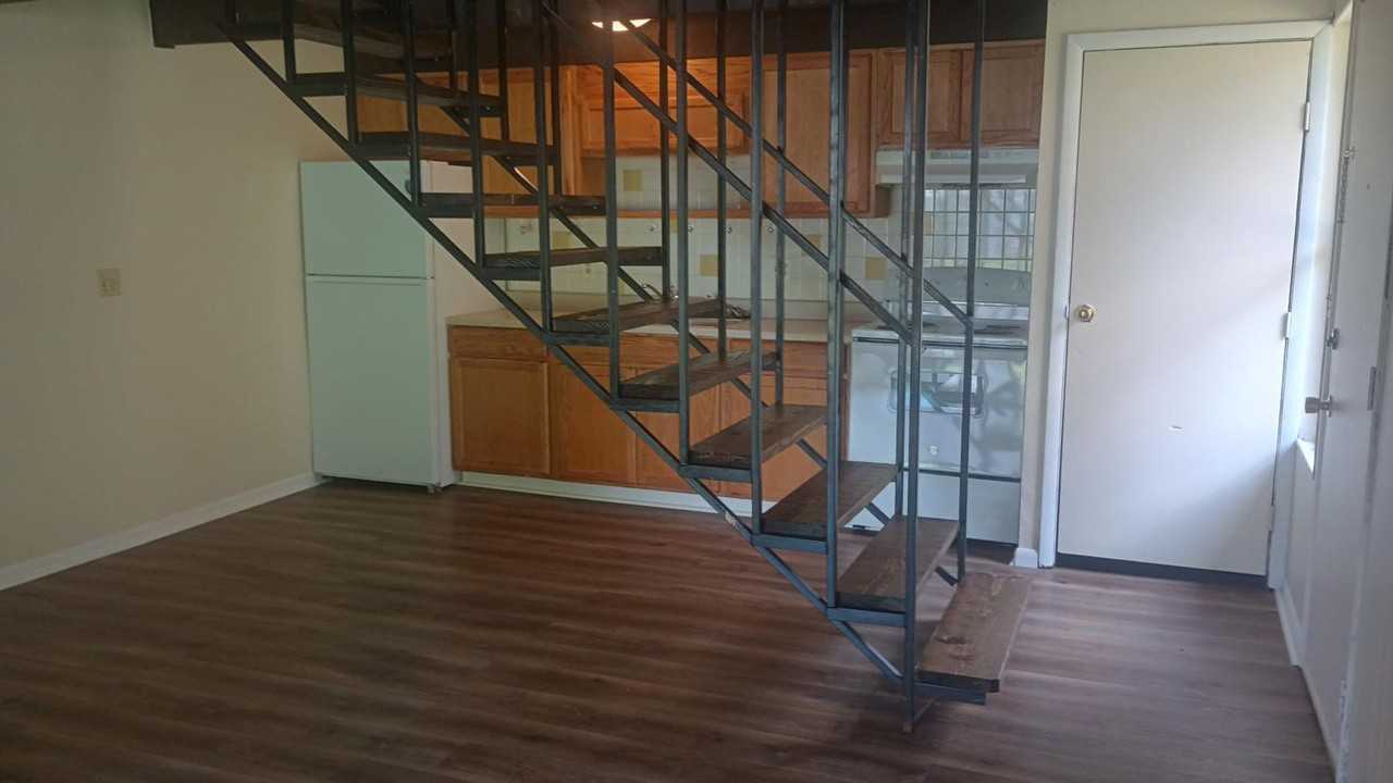 Nadine Dr Apartments - Photo 4 of 10