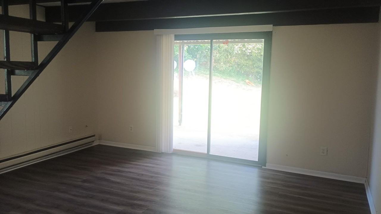 Nadine Dr Apartments - Photo 5 of 10