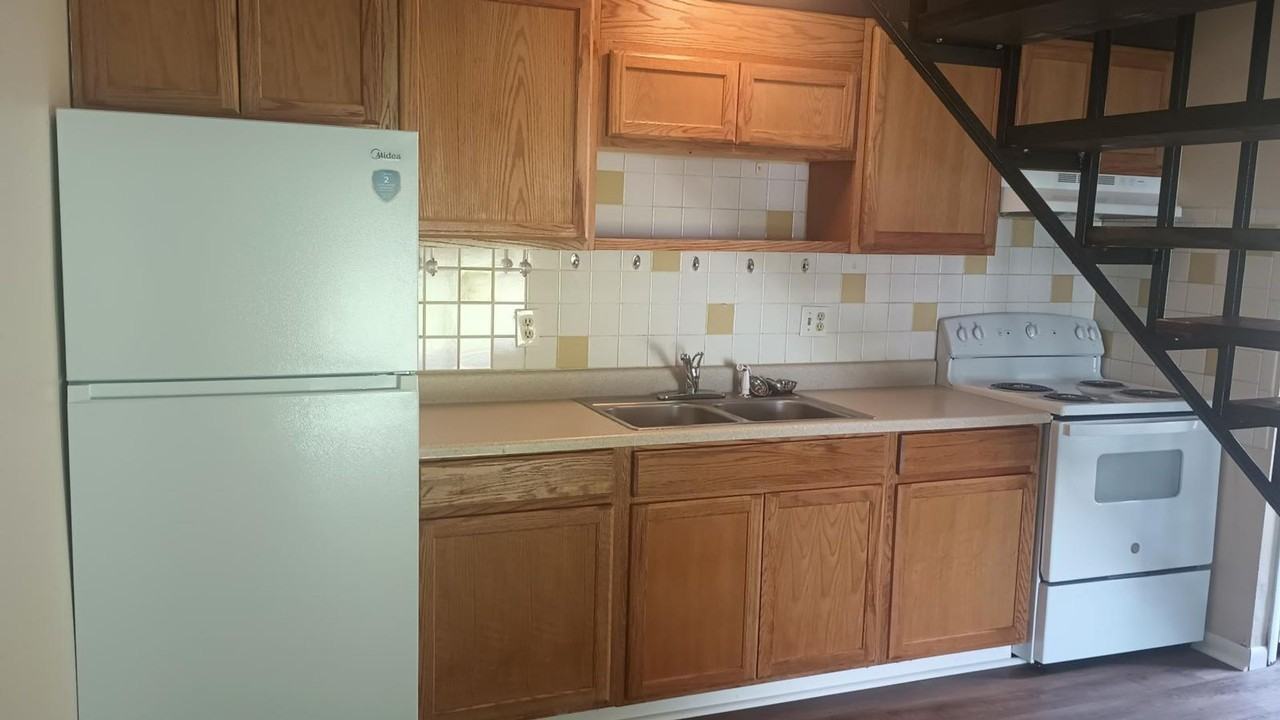 Nadine Dr Apartments - Photo 6 of 10