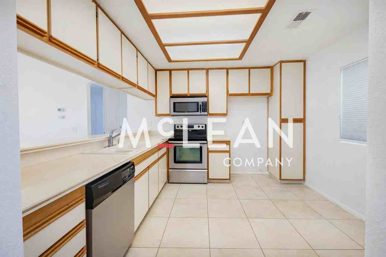 28768 Taos Ct - Photo 2 of 21