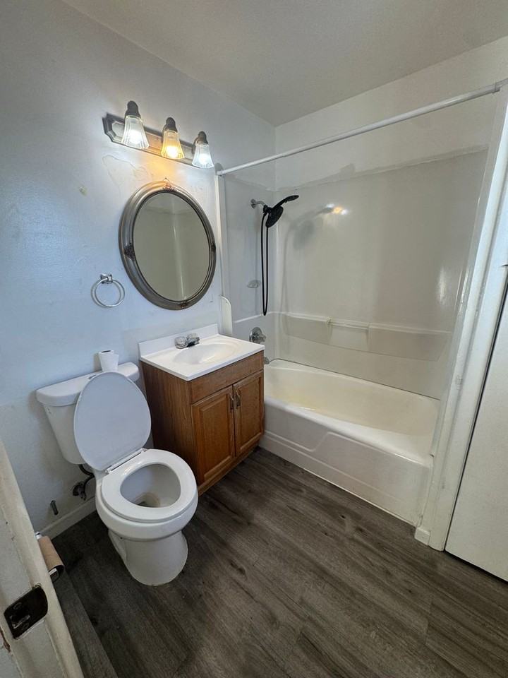 900 W 26th Ave #15 - Photo 4 of 5