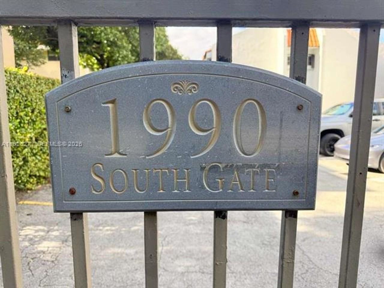 1990 1990 Brickell Ave th 1990 - Photo 3 of 37