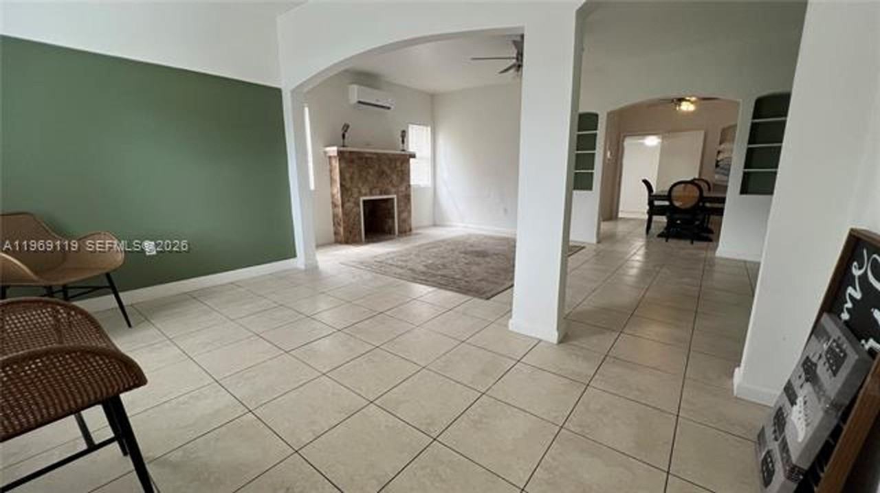 113 Nw 35th St #113 - Photo 3 of 20