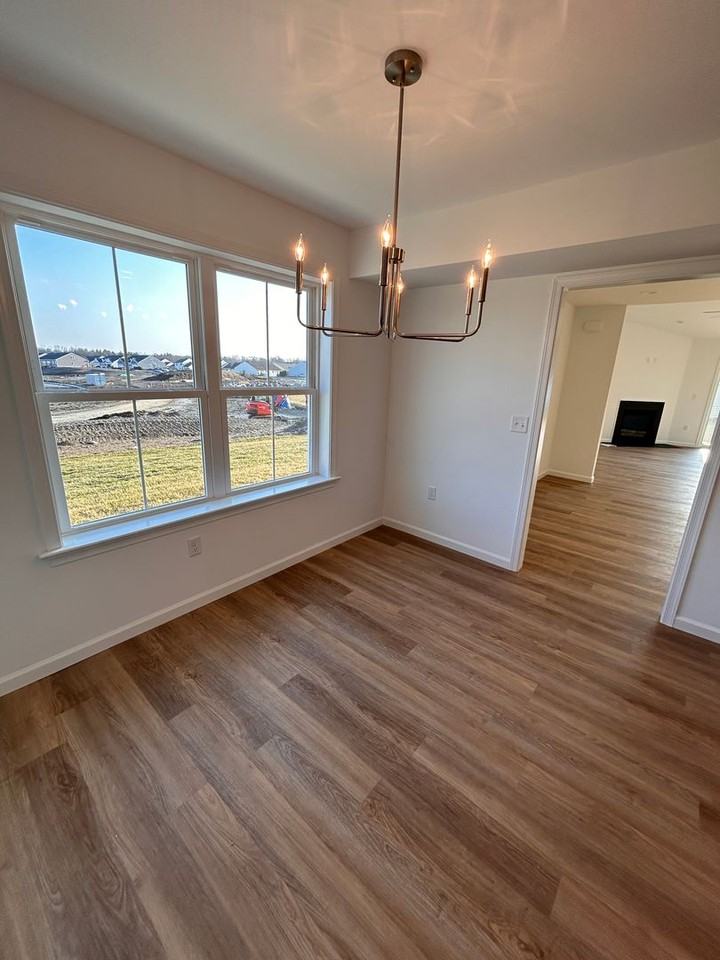 102 Pilgrim Dr - Photo 6 of 21