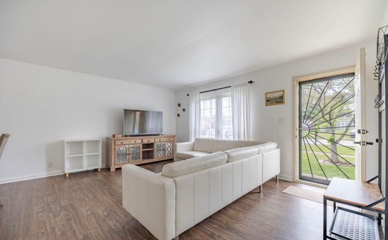 2513 Steeplechase Dr - Photo 3 of 35