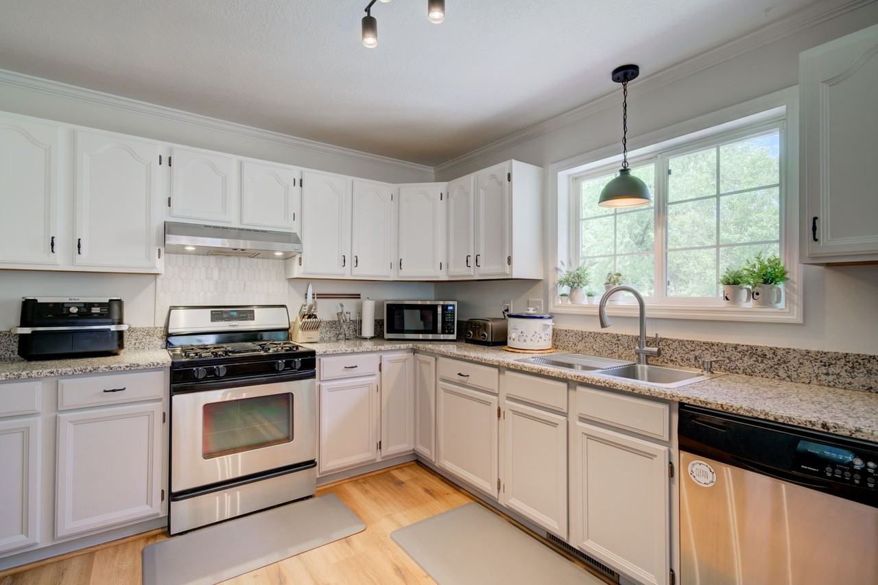 172 Sweetgrass Ave - Photo 3 of 27