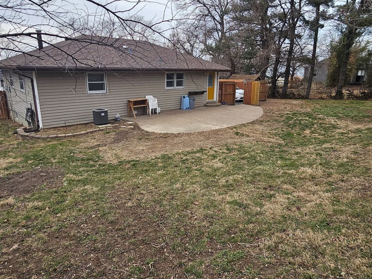 206 Lake Ave - Photo 2 of 25