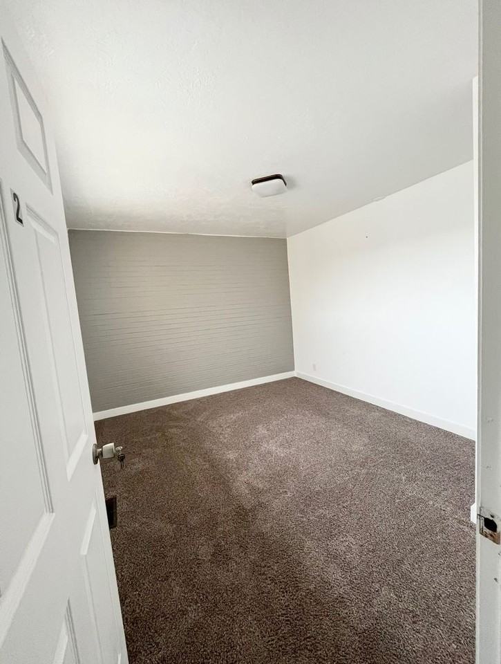 2091 N 220 E - Photo 7 of 13