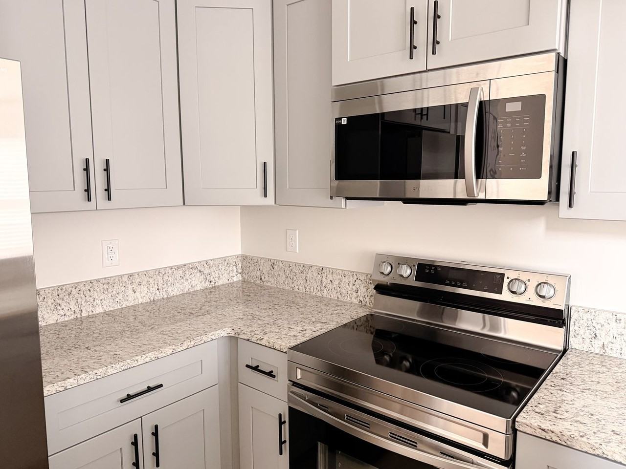 229 Cothran Rd - Photo 4 of 32