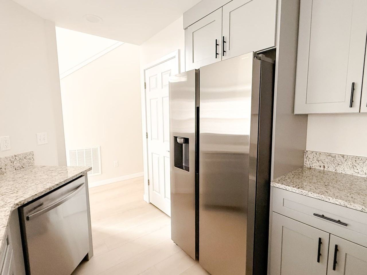 229 Cothran Rd - Photo 5 of 32