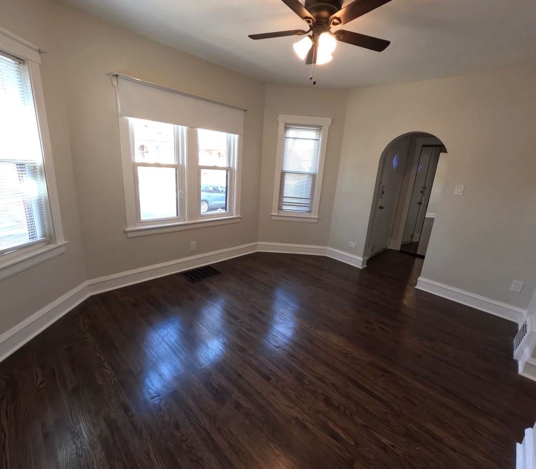 2931 N Lowell Ave - Photo 3 of 28