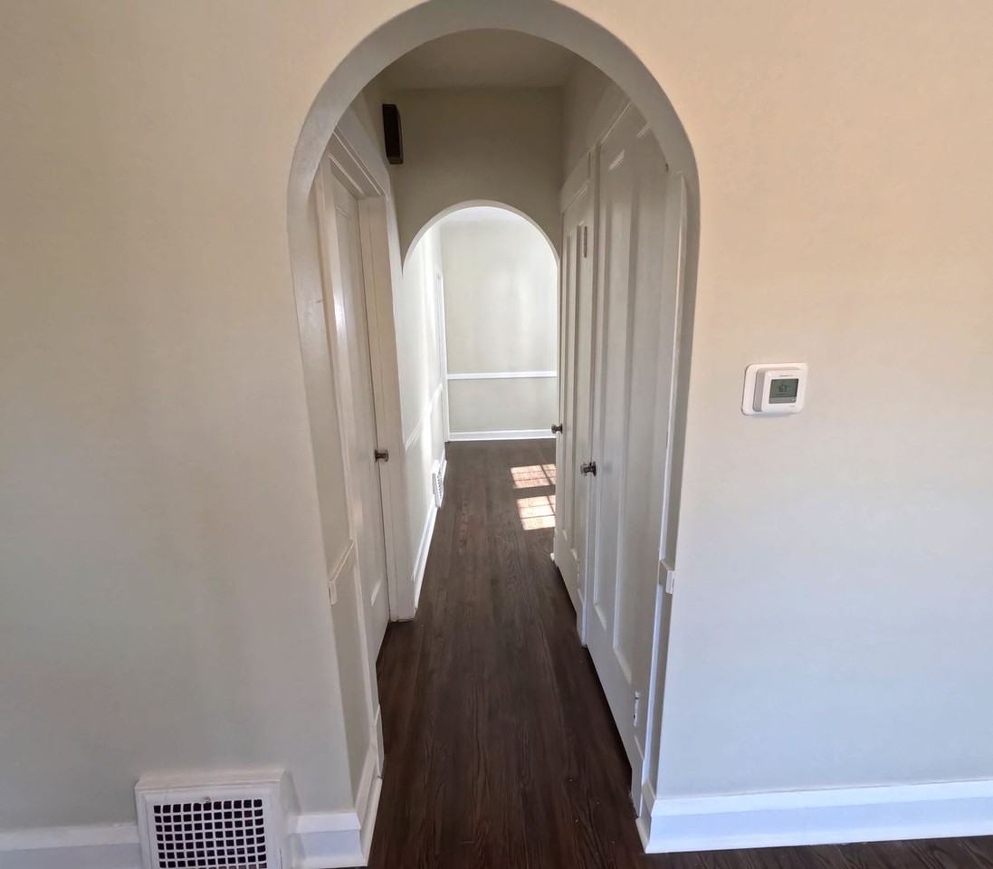 2931 N Lowell Ave - Photo 4 of 28