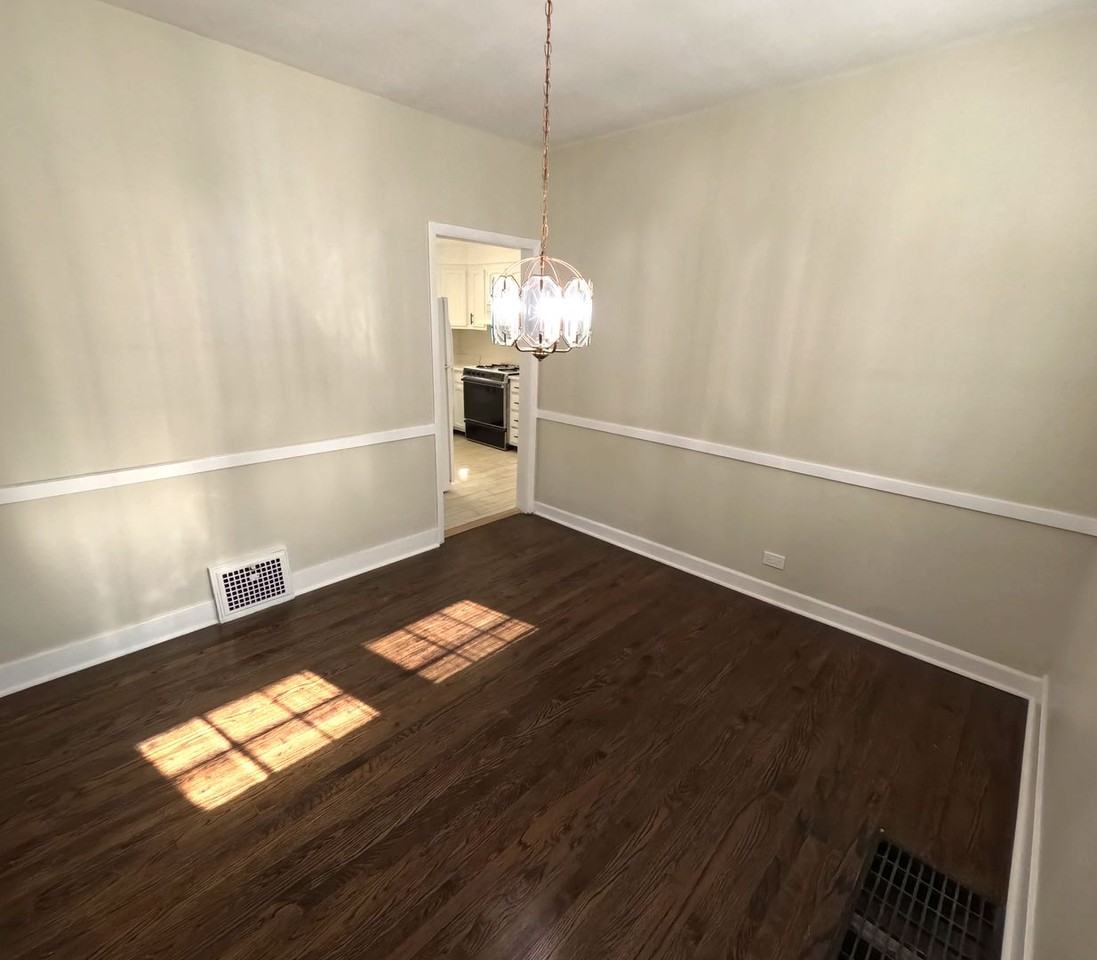 2931 N Lowell Ave - Photo 6 of 28