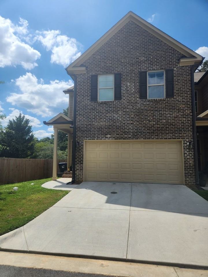 302 Cashes Dr - Photo 2 of 24