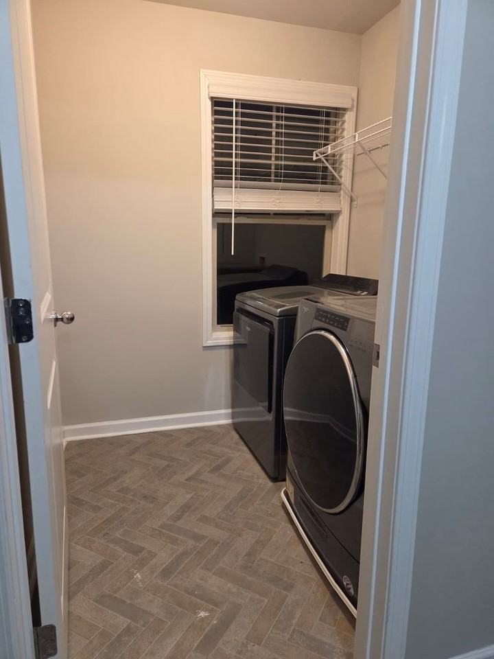 302 Cashes Dr - Photo 6 of 24