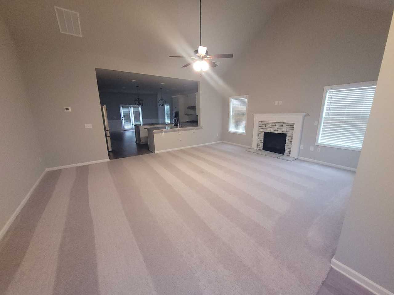 5077 Pond View Dr - Photo 2 of 24