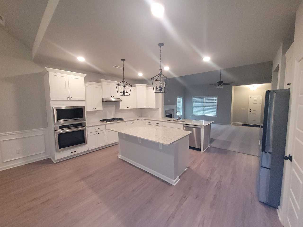 5077 Pond View Dr - Photo 5 of 24