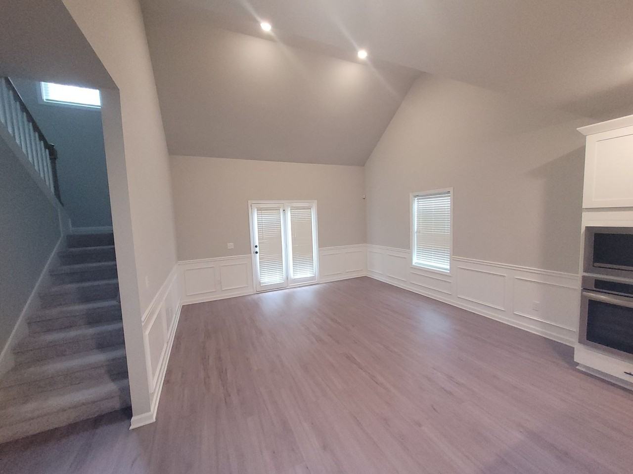 5077 Pond View Dr - Photo 6 of 24