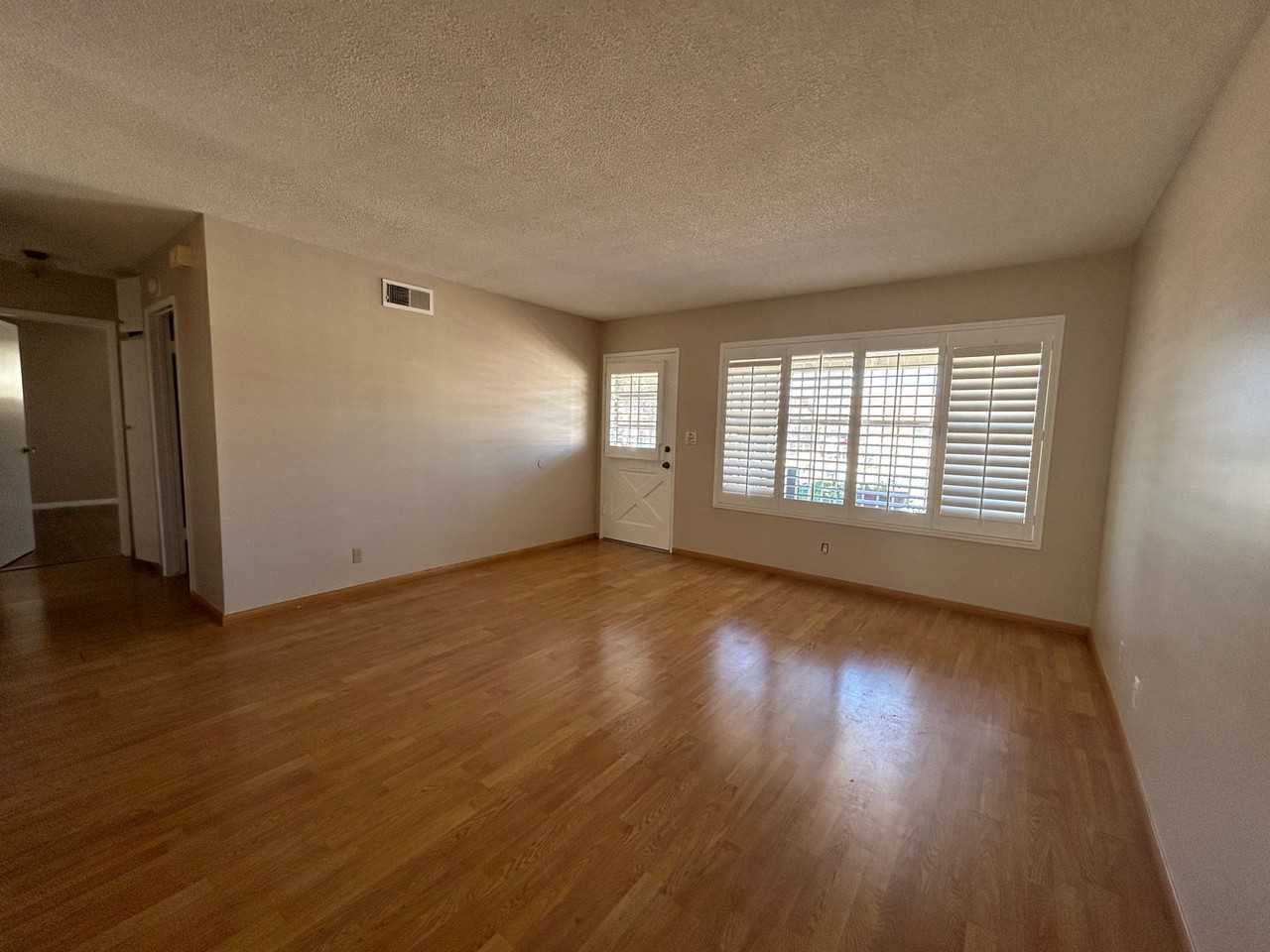 1461 W Mayberry Ave - Photo 3 of 9