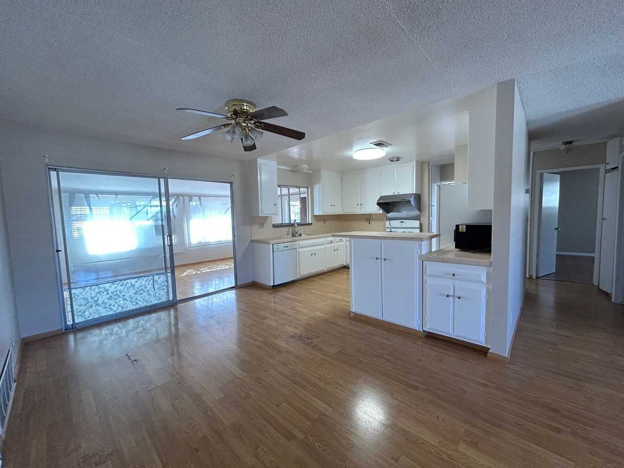 1461 W Mayberry Ave - Photo 4 of 9