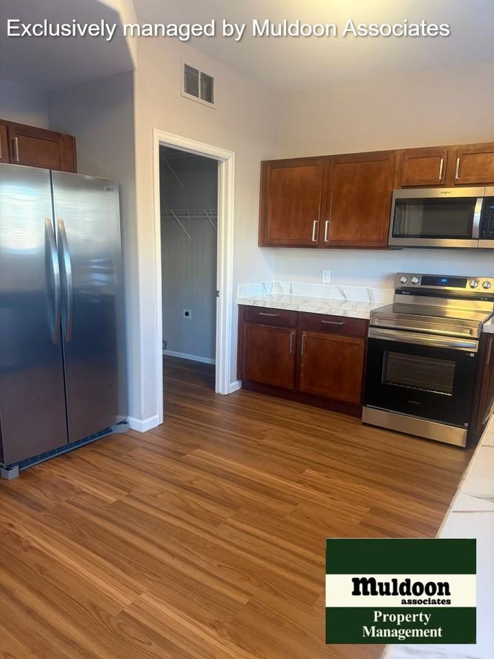 5148 Goldking Rd - Photo 3 of 18