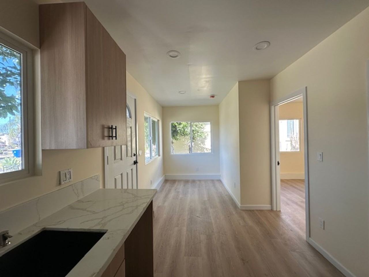 9722 Natick Ave - Photo 3 of 11