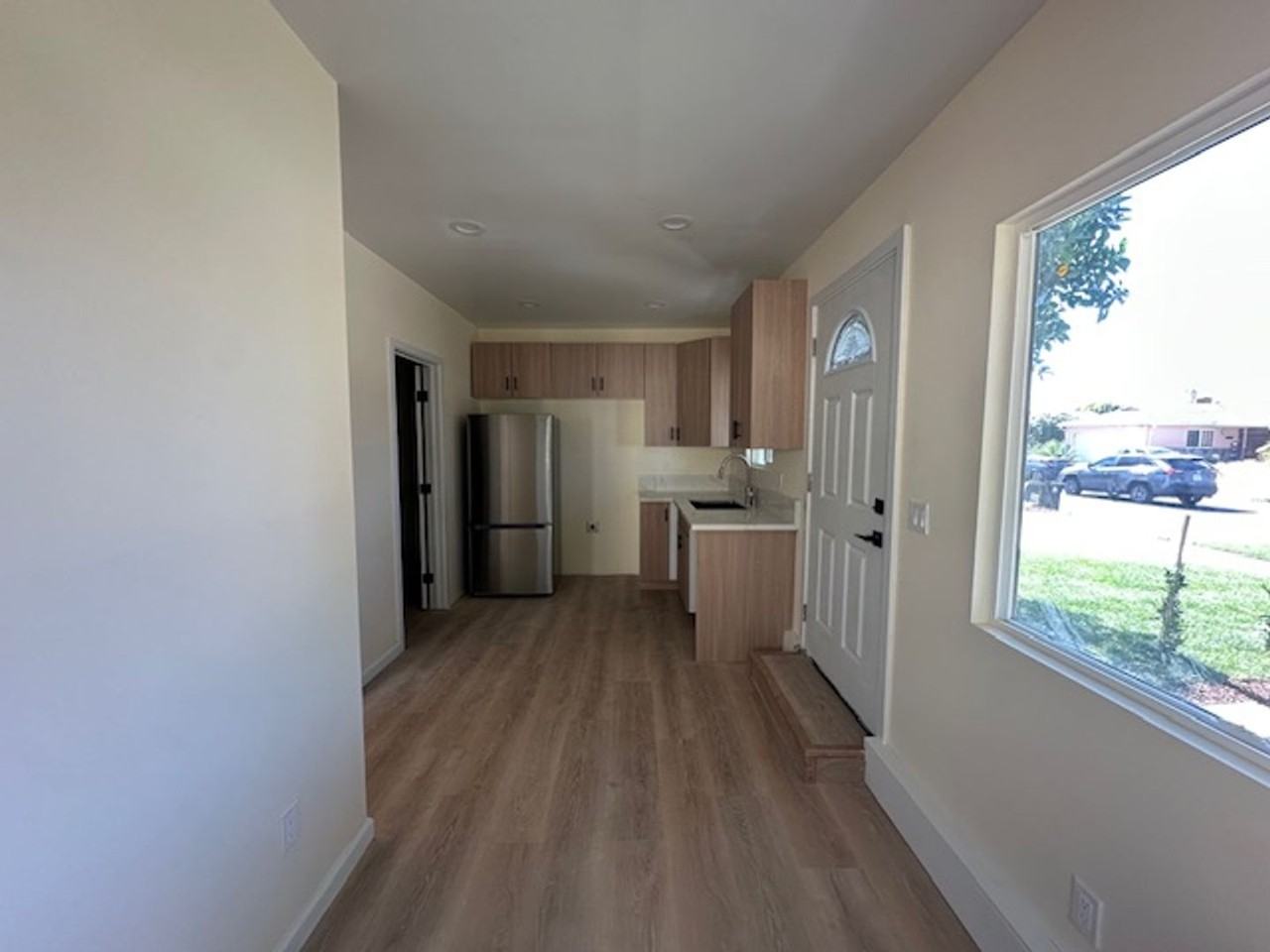 9722 Natick Ave - Photo 6 of 11