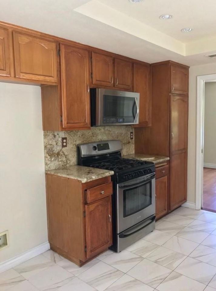 5408 Francisca Way - Photo 3 of 10