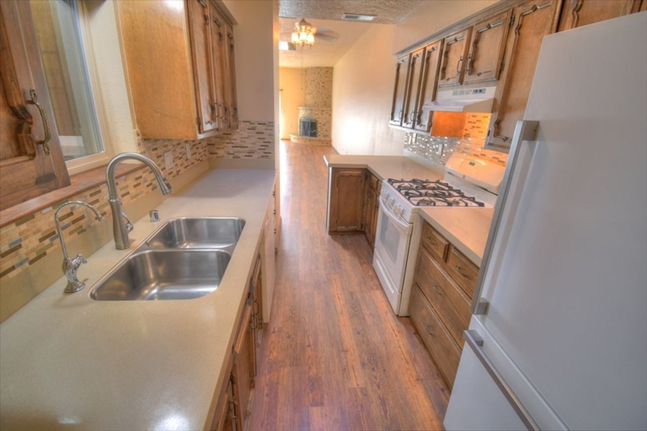 1543 Donette Pl Ne - Photo 4 of 15