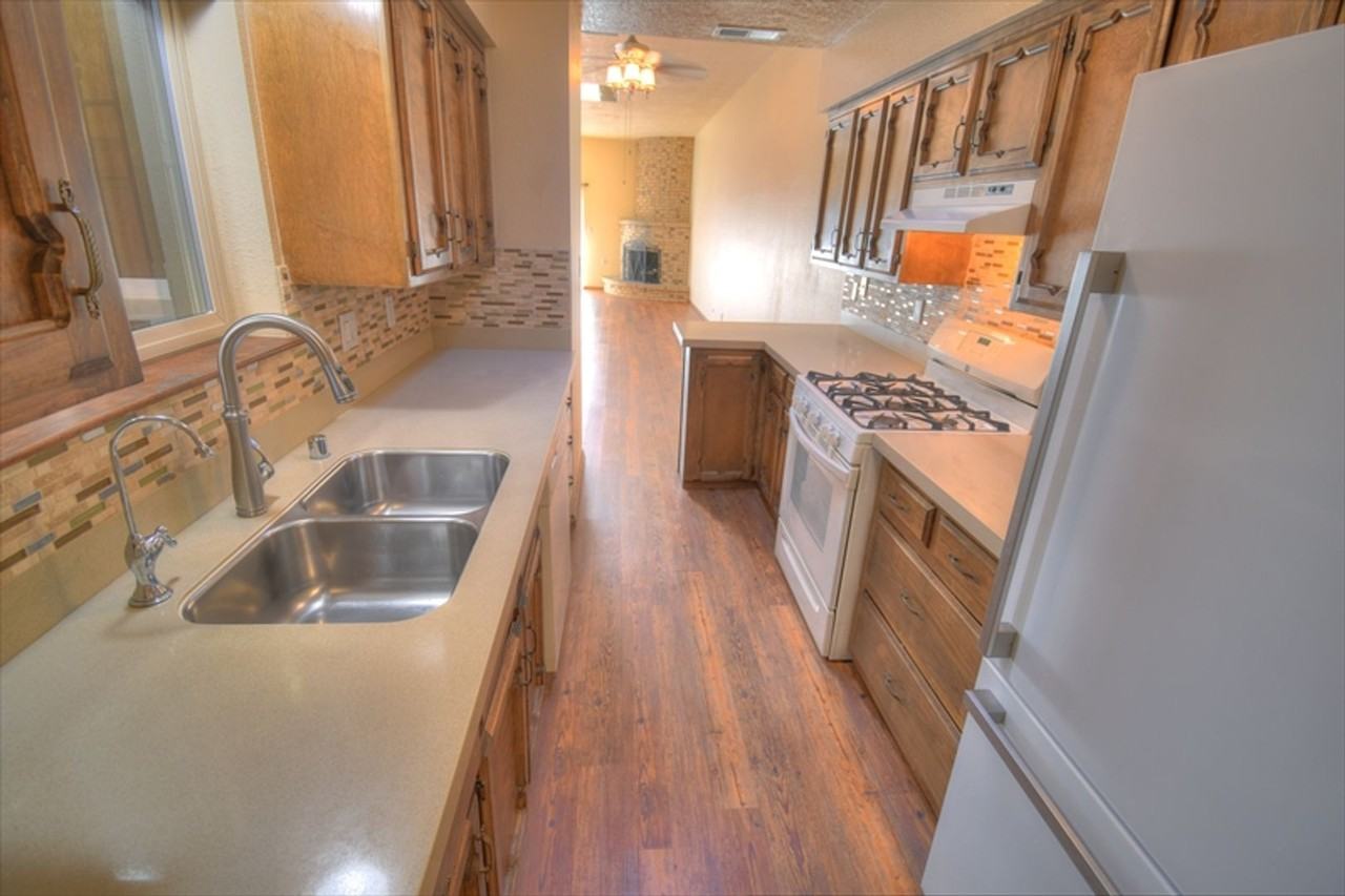 1543 Donette Pl Ne - Photo 5 of 15