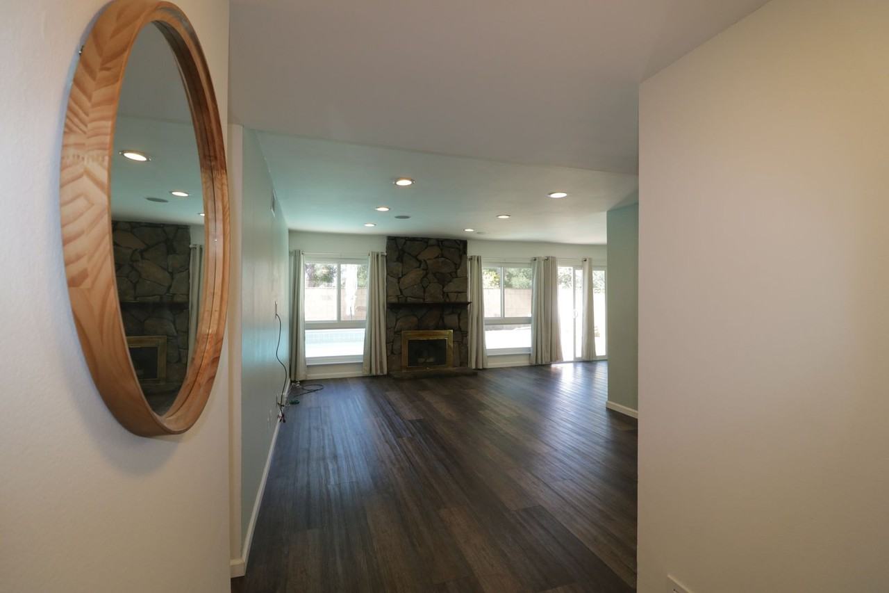 27521 Glasser Ave - Photo 2 of 31