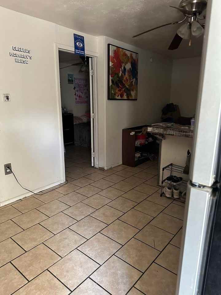 1393 Amarillo St - Photo 4 of 7