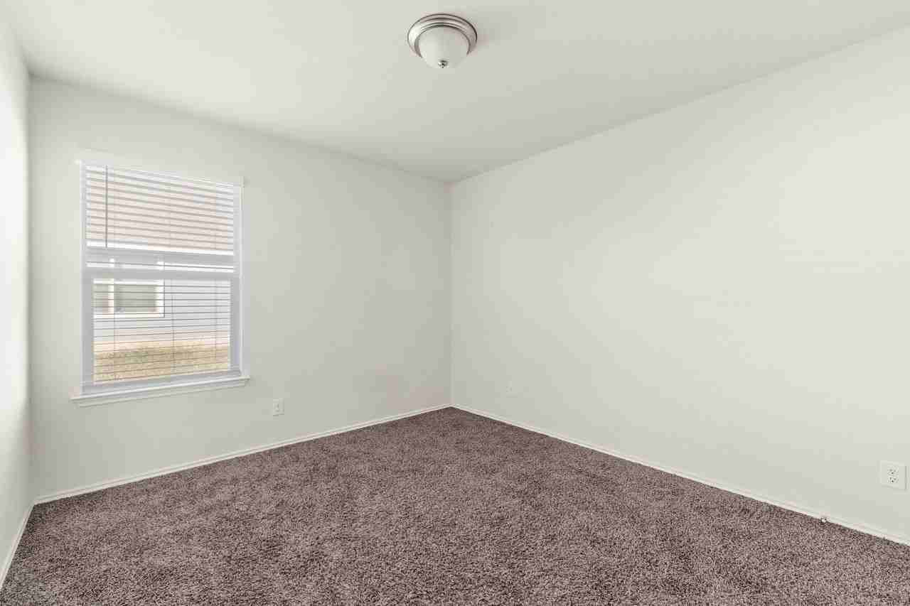 1825 Fall Creek Ct - Photo 5 of 26