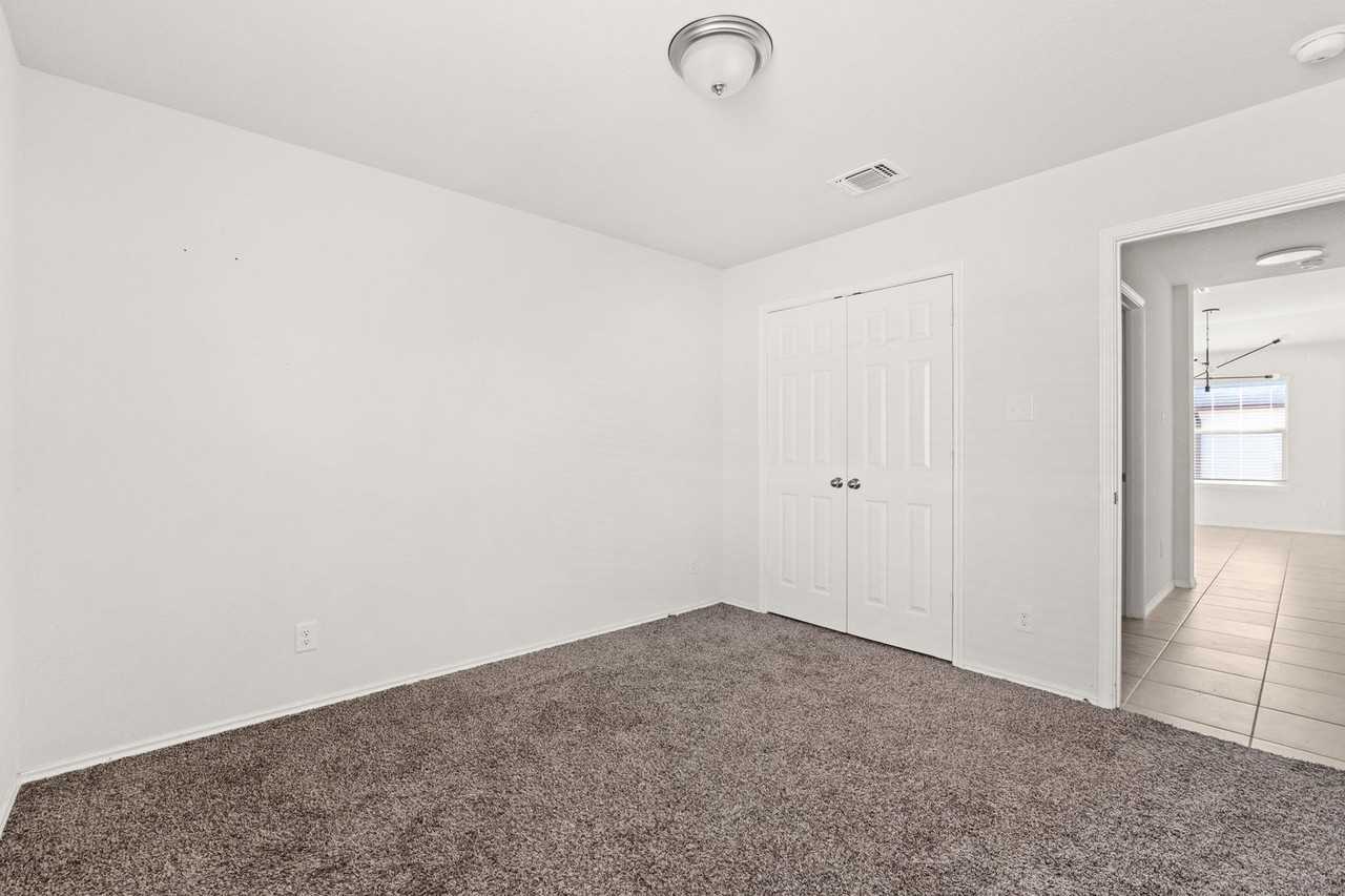 1825 Fall Creek Ct - Photo 6 of 26