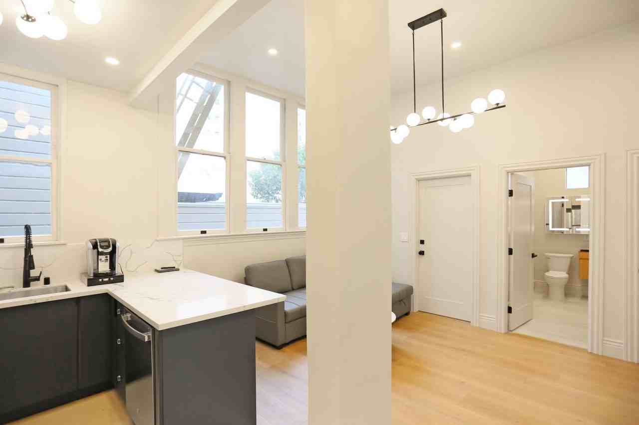 2221 Pacific Ave - Photo 4 of 20