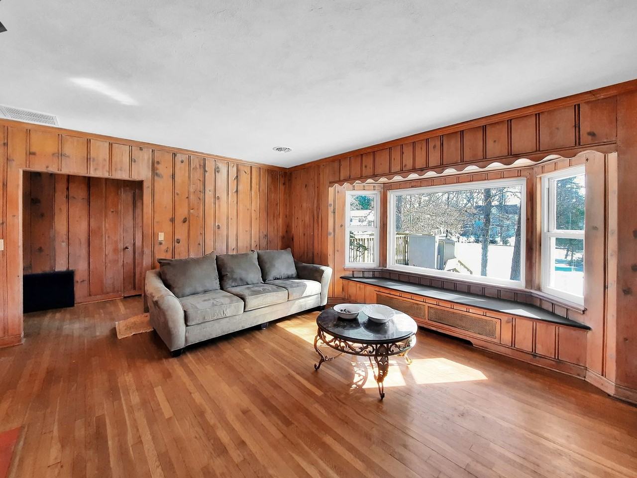 214 Sudbrook Ln - Photo 6 of 18