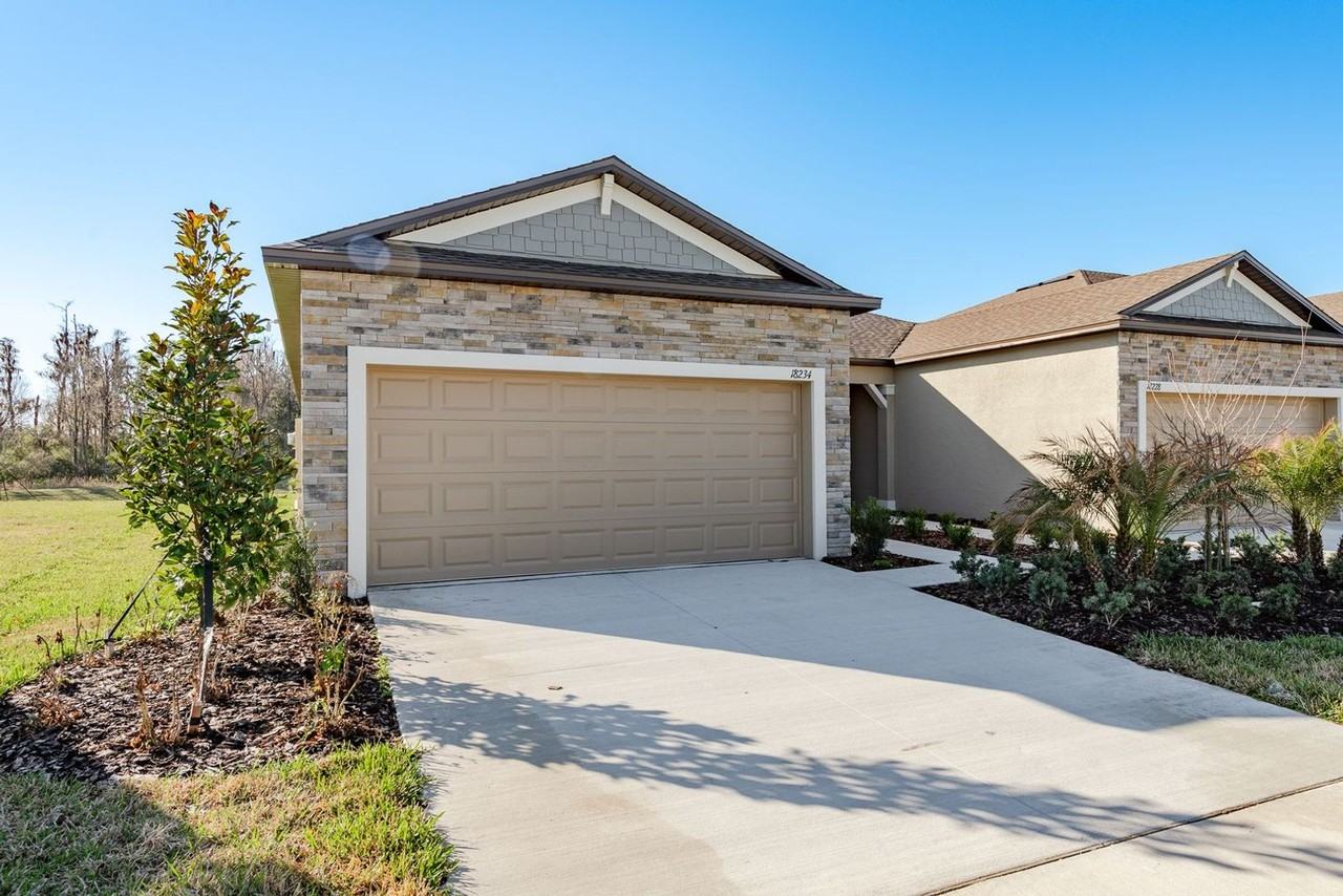 18234 Pleasantview Blvd - Photo 3 of 34