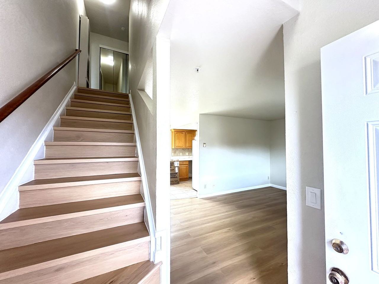 20439 Meekland Ave - Photo 7 of 31