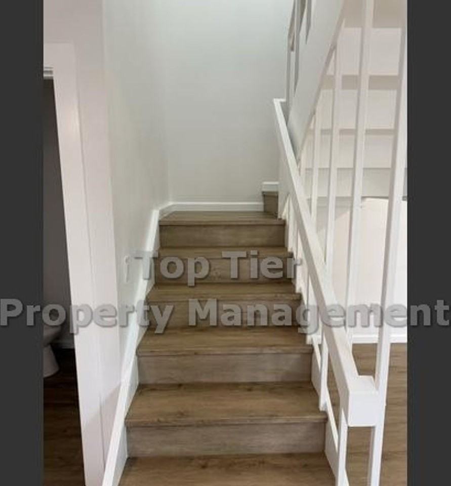 9524 Easter Way - Photo 5 of 9