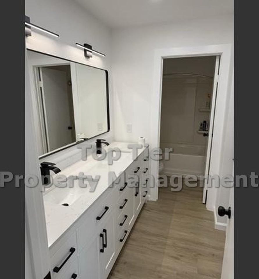 9524 Easter Way - Photo 7 of 9